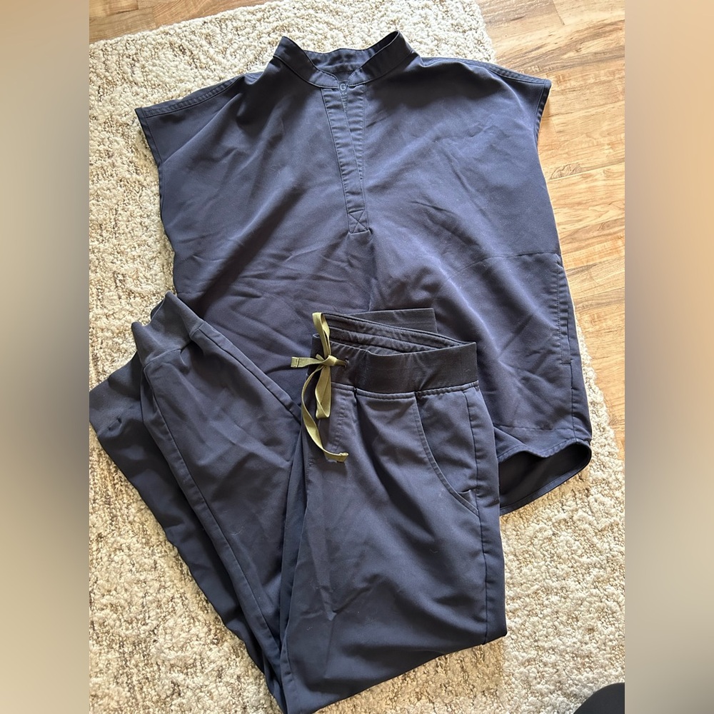 Figs scrubs
